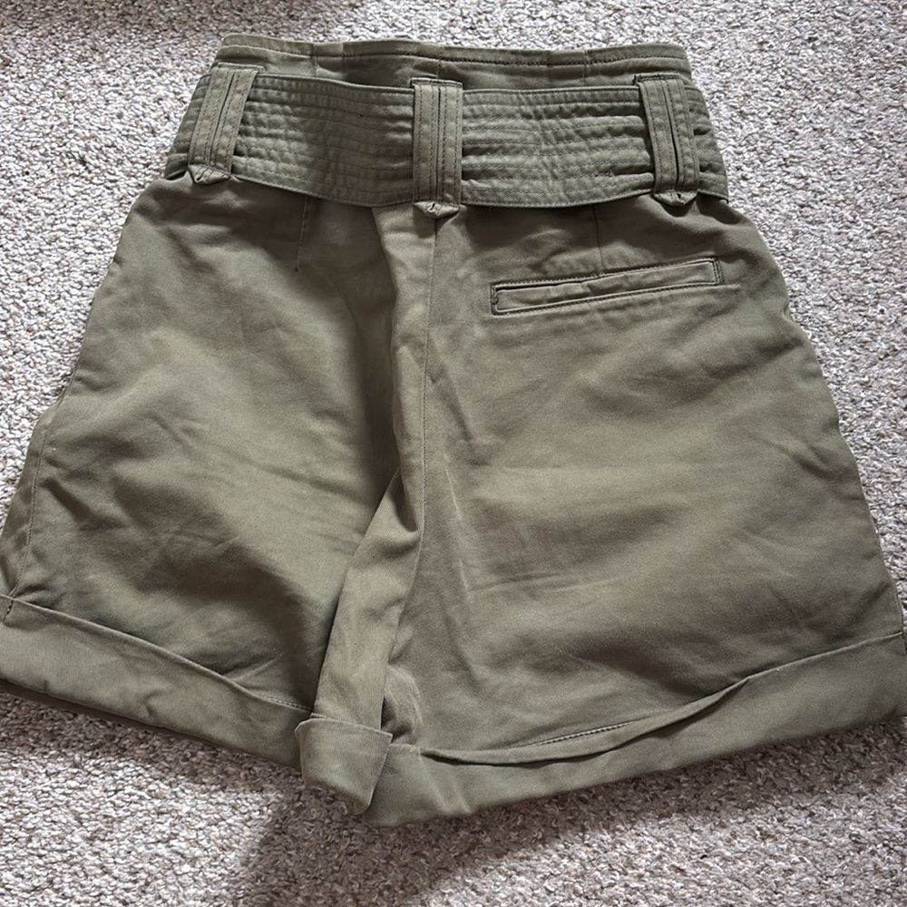 Sezane Rome Short - Olive Green - Picture 3 of 3